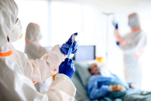 Oxford Üniversitesi'nin Koronavirüs Aşısı Eylül'e Kadar 30 Milyon Doz Üretilebilir