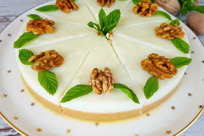 Cheesecake Görünümünde: İrmikli Sütlü Tatlı Tarifi