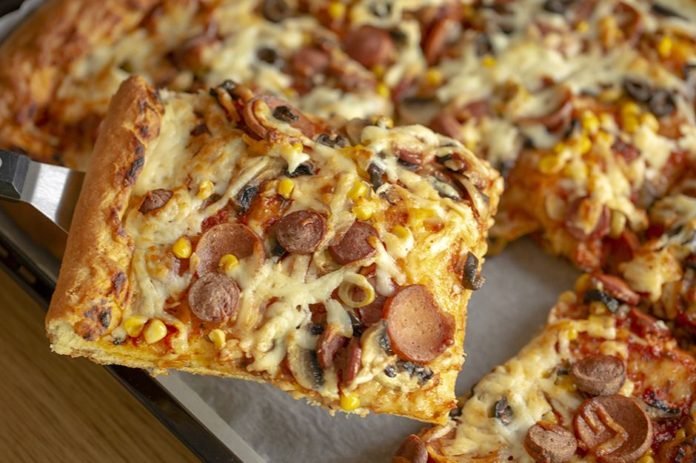 Dilim Dilim Yersin Ev Usulü Pizza Tarifi Dilim Dilim Yersin: Ev Usulü Pizza Tarifi