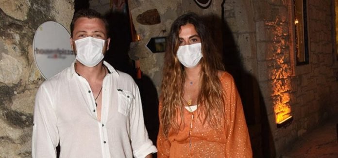 Tolga Sarıtaş ve Sevgilisi Zeynep Mayruk Tatilde