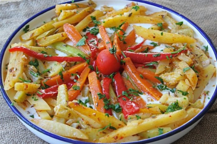 Yeme de Yanında Yat Fırında Sebze Kebabı Tarifi Yeme de Yanında Yat: Fırında Sebze Kebabı Tarifi