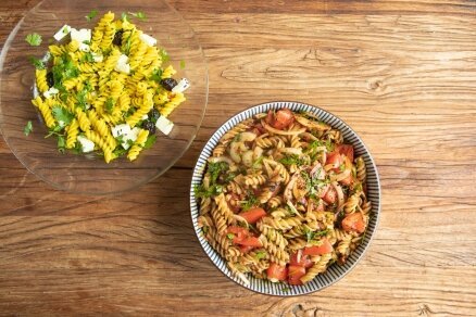 Zerdeçallı Makarna Salatası