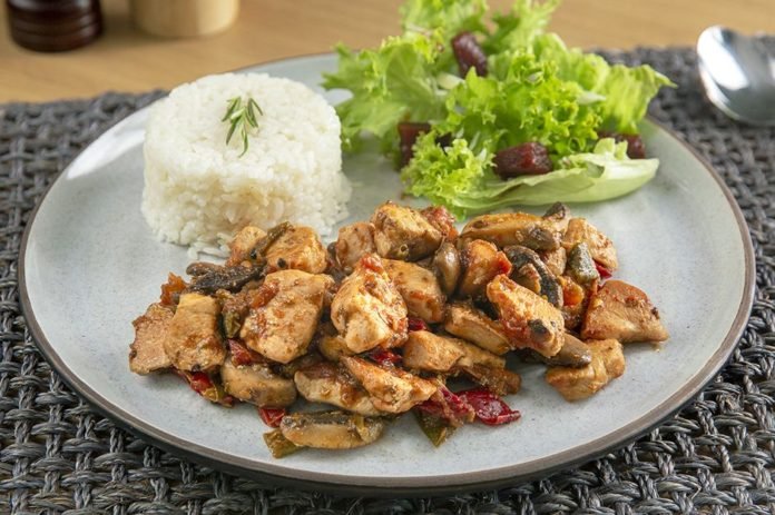 İyi Tarif: Mantarlı Tavuk Sote Tarifi