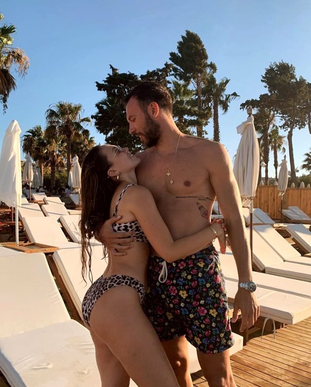 Duygu Özaslan, Yeni Sevgilisiyle Fotoğraf Paylaşmadan Duramıyor