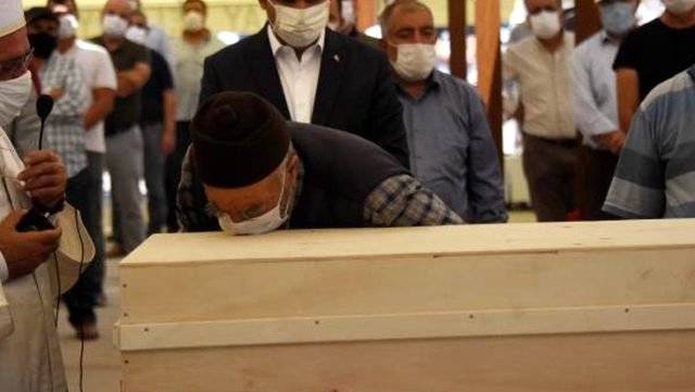 Koronadan Hayatını Kaybeden Çumra Belediye Başkanı Oflaz, Toprağa Verildi