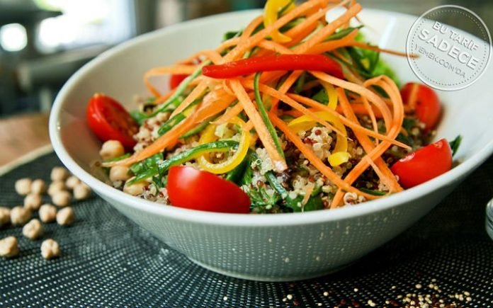 Mum’s Cafe’den: Nohutlu Kinoa Salatası Tarifi