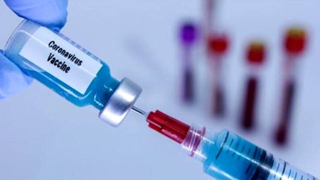 Rusya İlk Koronavirüs Aşısını Onayladı! Putin'in Kızı Da Aşıyı Yaptırdı