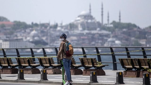 Türkiye Koronavirüs Salgınında Uzman Hekimlere Göre Ne Durumda?