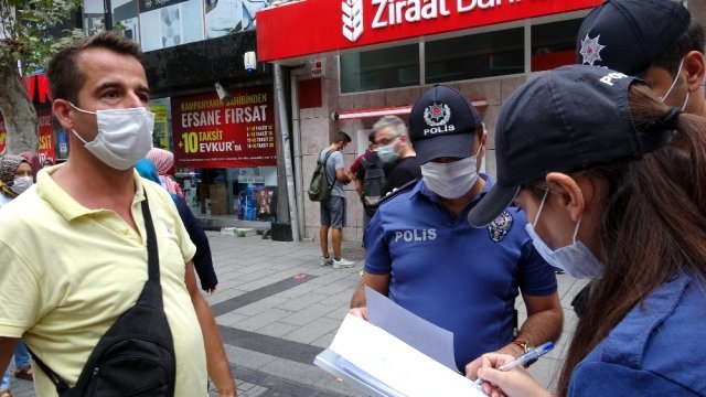 Maske Takmayan Vatandaştan Ceza Kesen Polislere Tepki: Senin İsmini Öğreneceğim Ben