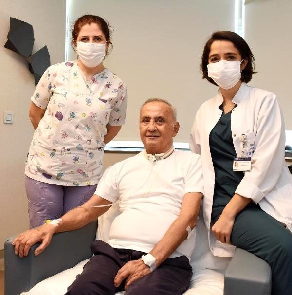 Türkiye'deki İlk Korona Hastası 4 Ay Sonra Gözünü Açtı: Neden Herkes Maskeli?