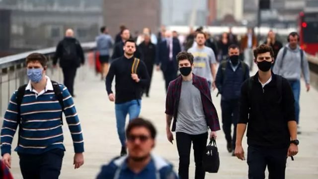 İngiltere'de Bir Günde Görülen En Yüksek Koronavirüs Vaka Sayısı Kaydedildi