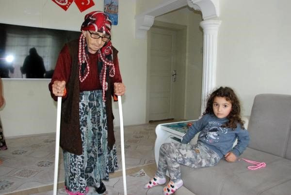 95 Yaşında Koronavirüsü Yenen Fatma Nine Sırrını Paylaştı: Bal, Yoğurt ve Süt Yedim
