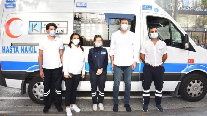 Kadıköy'de Ambulanstan Koronavirüs'e Farkındalık Anonsları Yapıldı