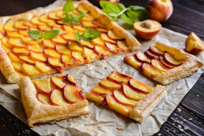 Yaz Rüzgarları Essin: Şeftalili Milföy Tart Tarifi