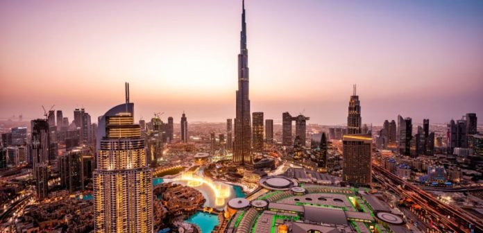 Emirates, Dubai’de Uzun Transfer Sürelerinde Yolcuların Konforunu Arttırıyor