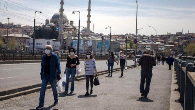 Sağlık Bakanı Koca: İstanbul, Bursa, Kocaeli, İzmir, 3'üncü Zirveyi YaşıyorSağlık Bakanı Koca: İstanbul, Bursa, Kocaeli, İzmir, 3'üncü Zirveyi Yaşıyor