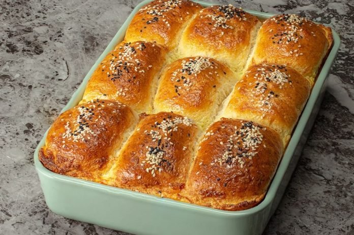 Poğaçaların En Pofuduğu: Sosuyla Pişen Poğaça Tarifi