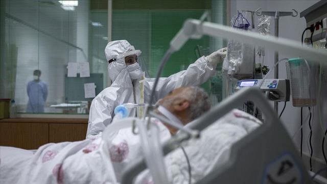 Türkiye'de 3 Şubat Günü Koronavirüs Nedeniyle 117 Kişi Vefat Etti, 8 Bin 102 Yeni Vaka Tespit Edildi