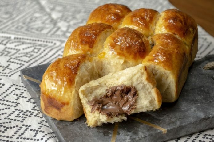 Çikolata Canavarları Mutlu: Yumuşacık Tatlı Çörek Tarifi