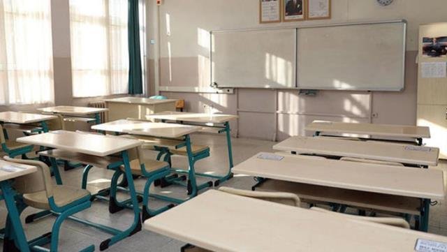 Öğretmende Mutasyonlu Virüs Tespit Edildi, Okulda Büyük Panik Yaşandı