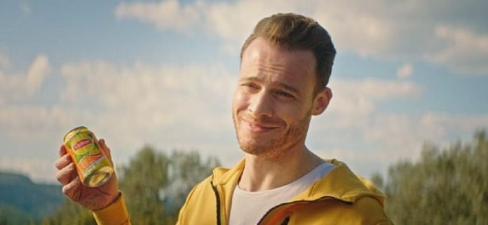 Kerem Bürsin Lipton Ice Tea ile Görüntülendi!