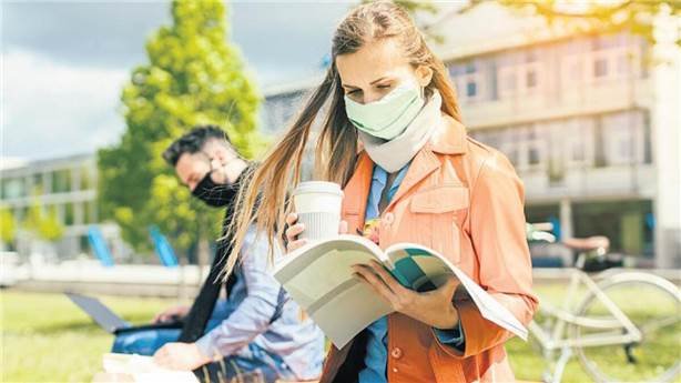 İngiltere’de Üniversite Sınavları İptal, Türk Öğrenciler Şimdi Ne Yapacak?
