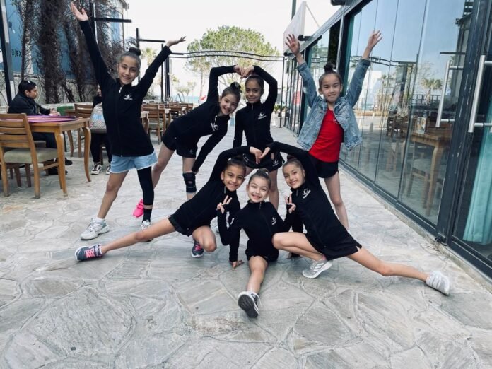 23 nisani jimnastik ile kutladilar