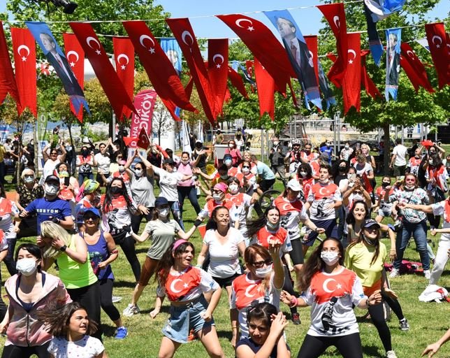 19 MAYIS COsKUSU BU YIL DA KADIKoY’DE