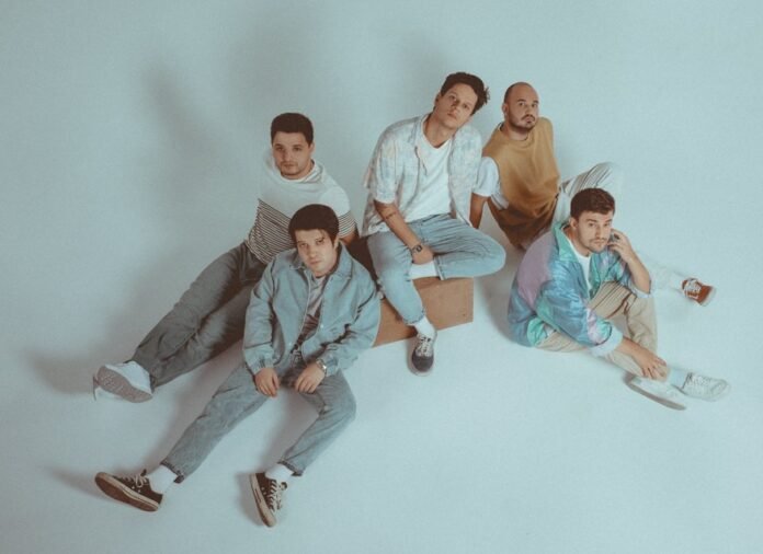 Bülent Ortaçgil ve Madrigal konserleri World Akustik sahnesinde