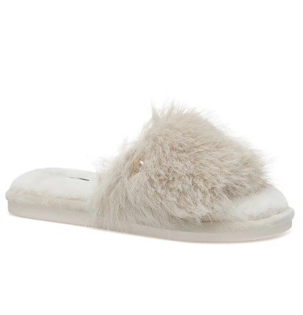 Nine West’ten Yumuşacık Tüylü Terlik Koleksiyonu!