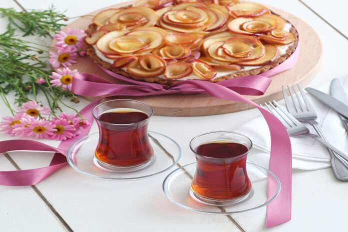 Sofranızdaki Duru Güzellik: LAV Duru Çay Seti