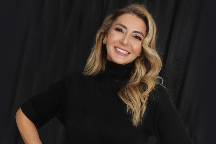 Ebru-Zülfikaroglu-“Cagdas-Kadin'-mıs-gibi'-Yapmaz-İcten*ve_Samimidi.”