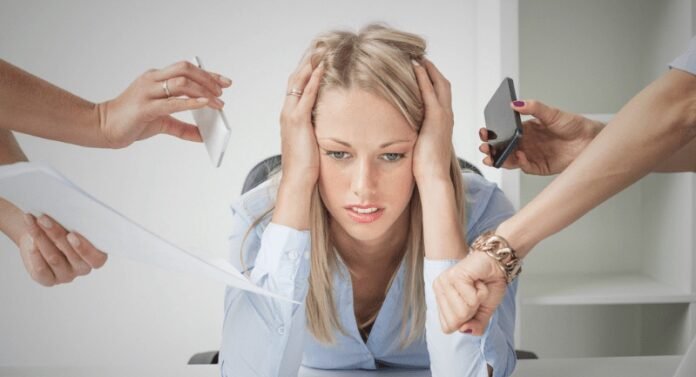 bireysel-kimligin-yitirilmesine-yol-acan-zihinsel-ve-fiziksel-bir-sorun-tukenmislik-sendromu